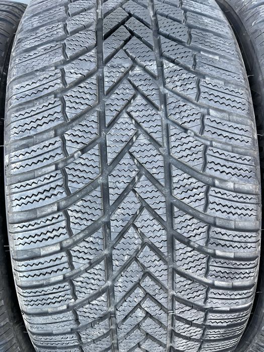 255/40/21 Bridgestone