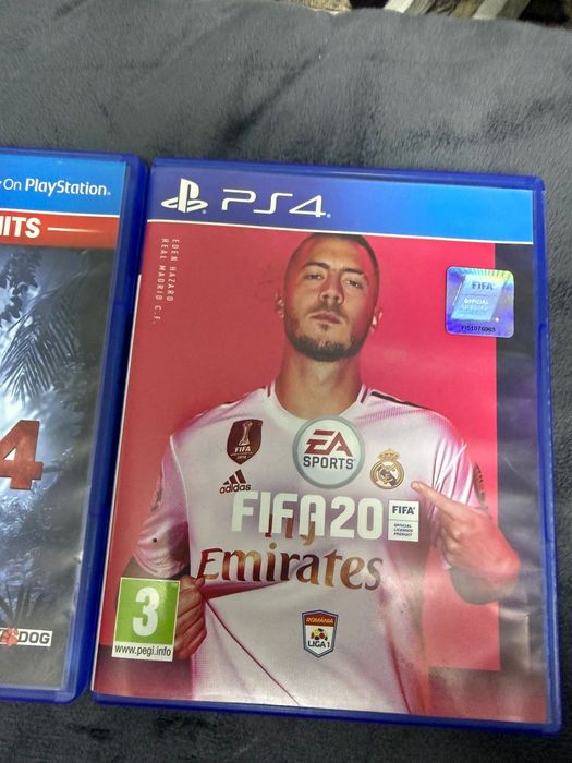 Vând PS 4 1tb merge bine