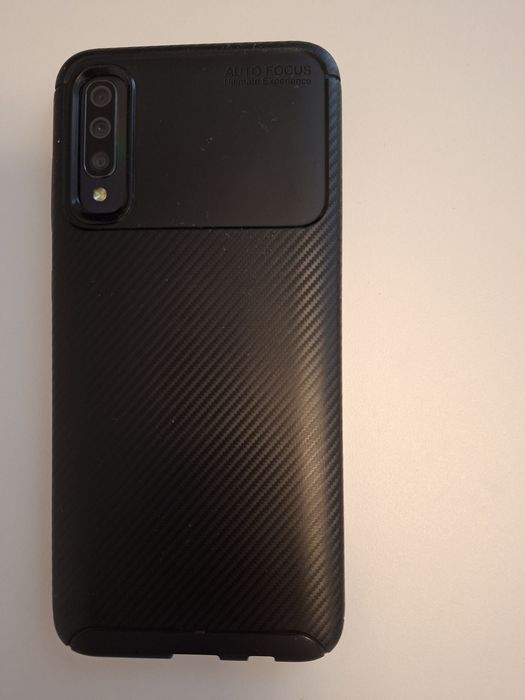 Vand Samsung Galaxy A70 cu stocare de 128GB si 6RAM
