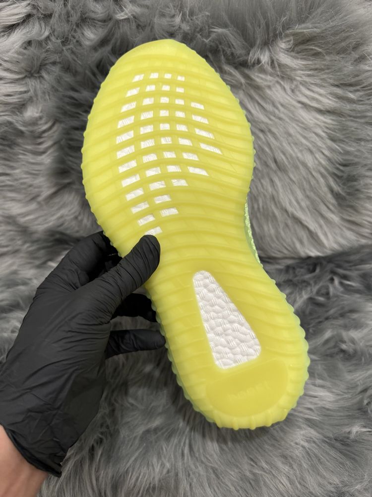 36-46 Yeezy 350 v2 Green Glow