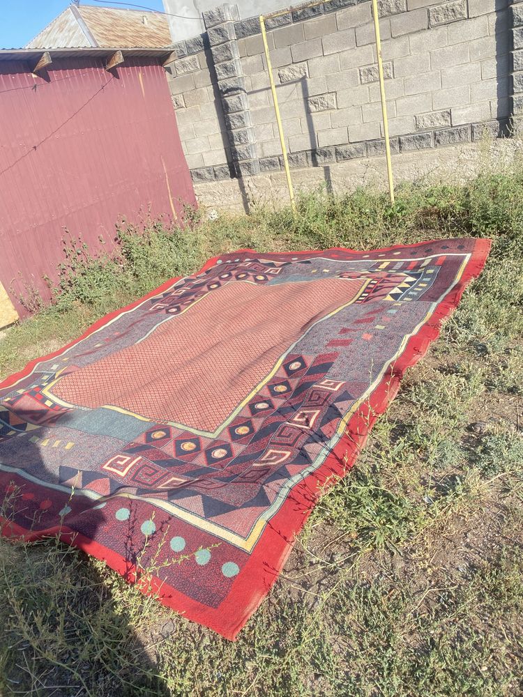 Продам Шерстяной ковёр,размер 3*4