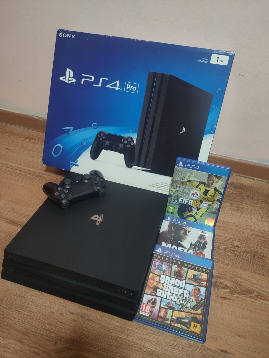 Vând PS4 PRO 1TB