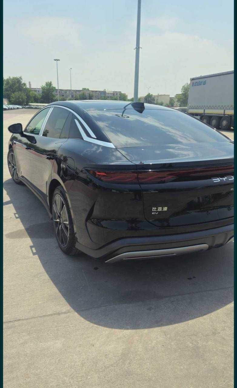 Byd Han L boshlangich 30%