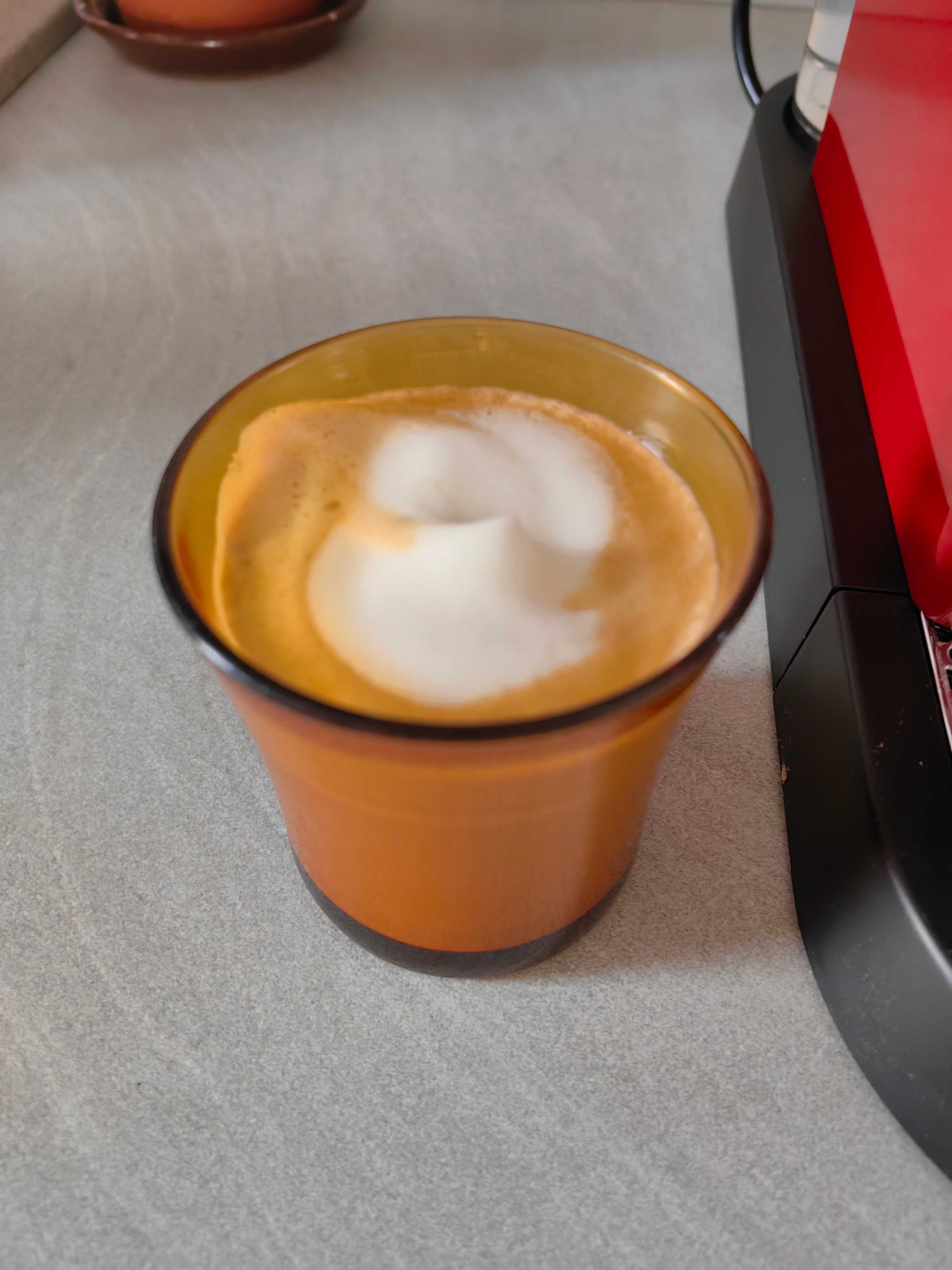 NESPRESSO CitiZ&milk Red