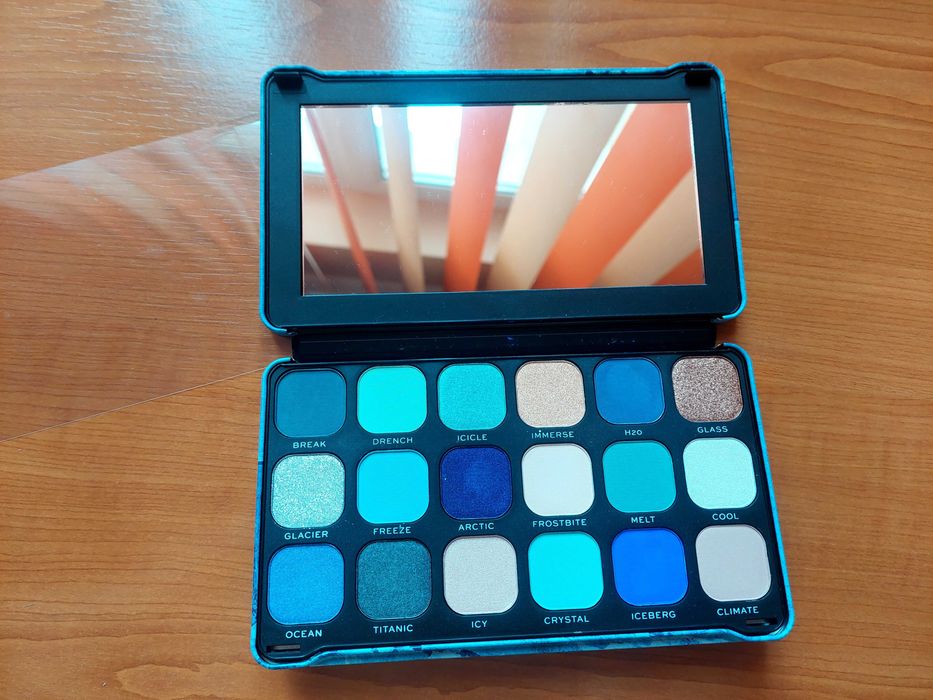 Trusa de machiaj makeup Revolution