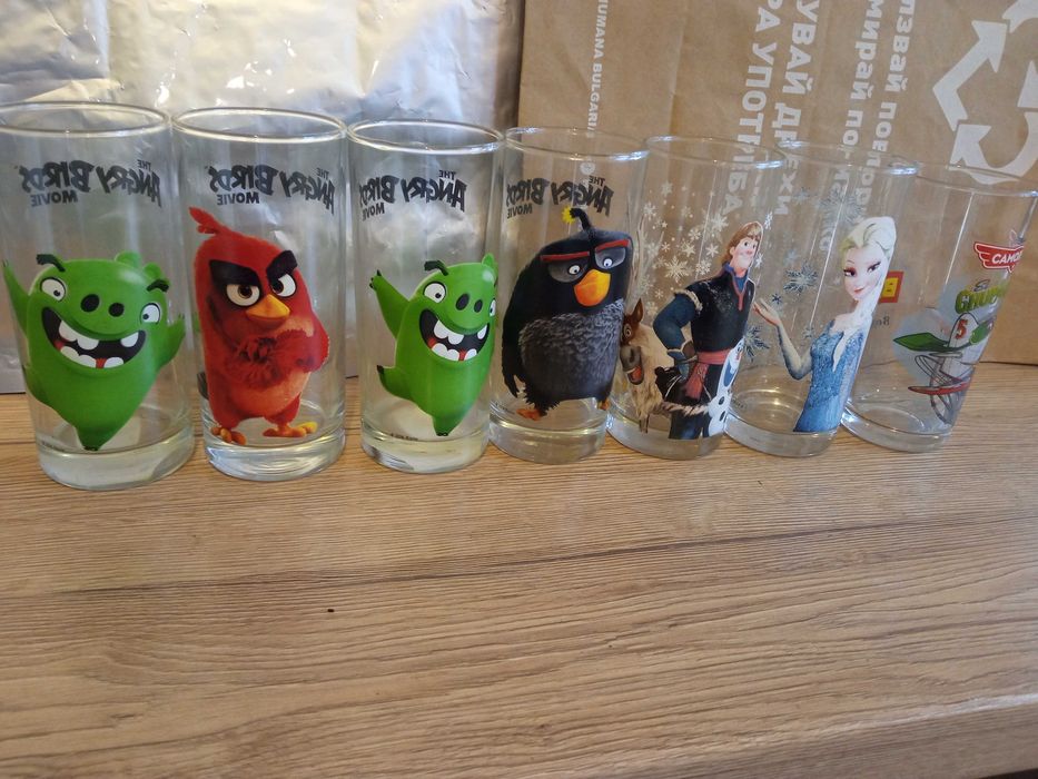 Стъклени чаши с детски мотиви