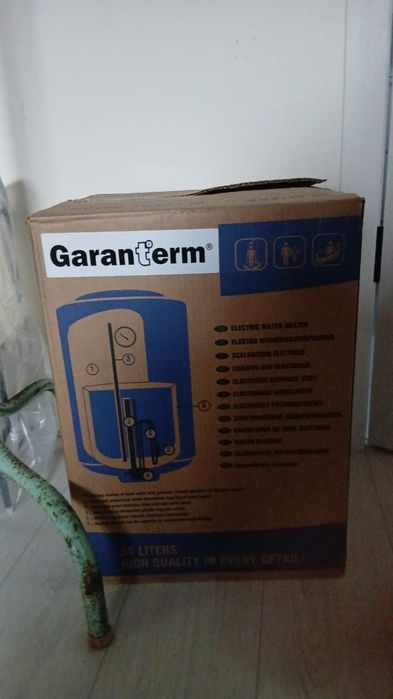 Продам аристон новый