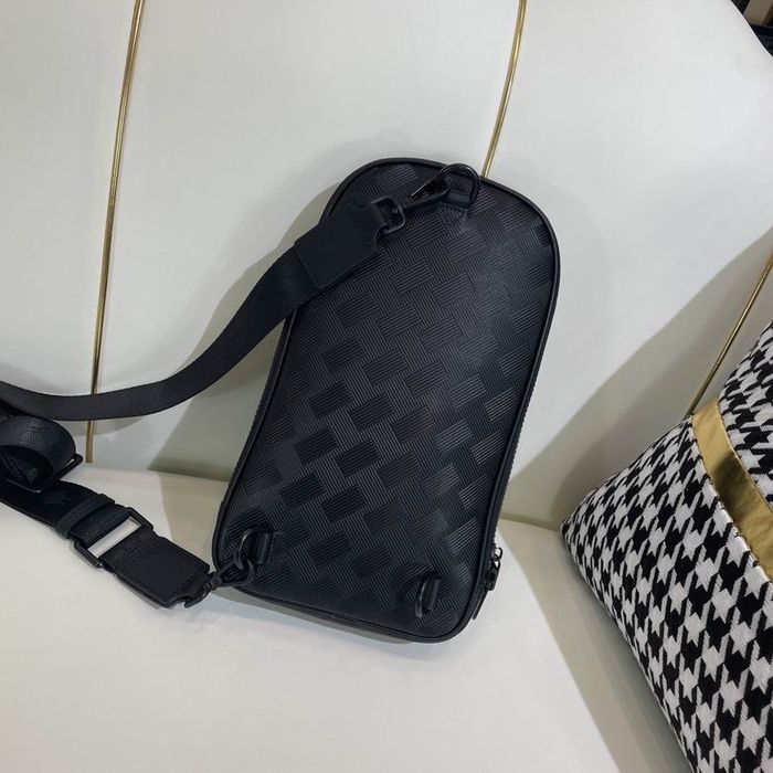 Montblanc medium on-body bag leather -черна кожена чанта