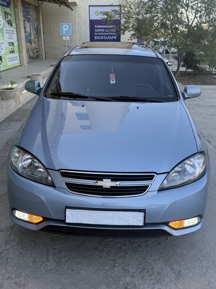 Автомашина Шевроле Ласетти