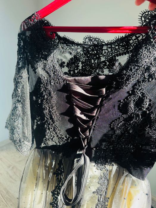 Нова офицялна рокля със корсетен гръб