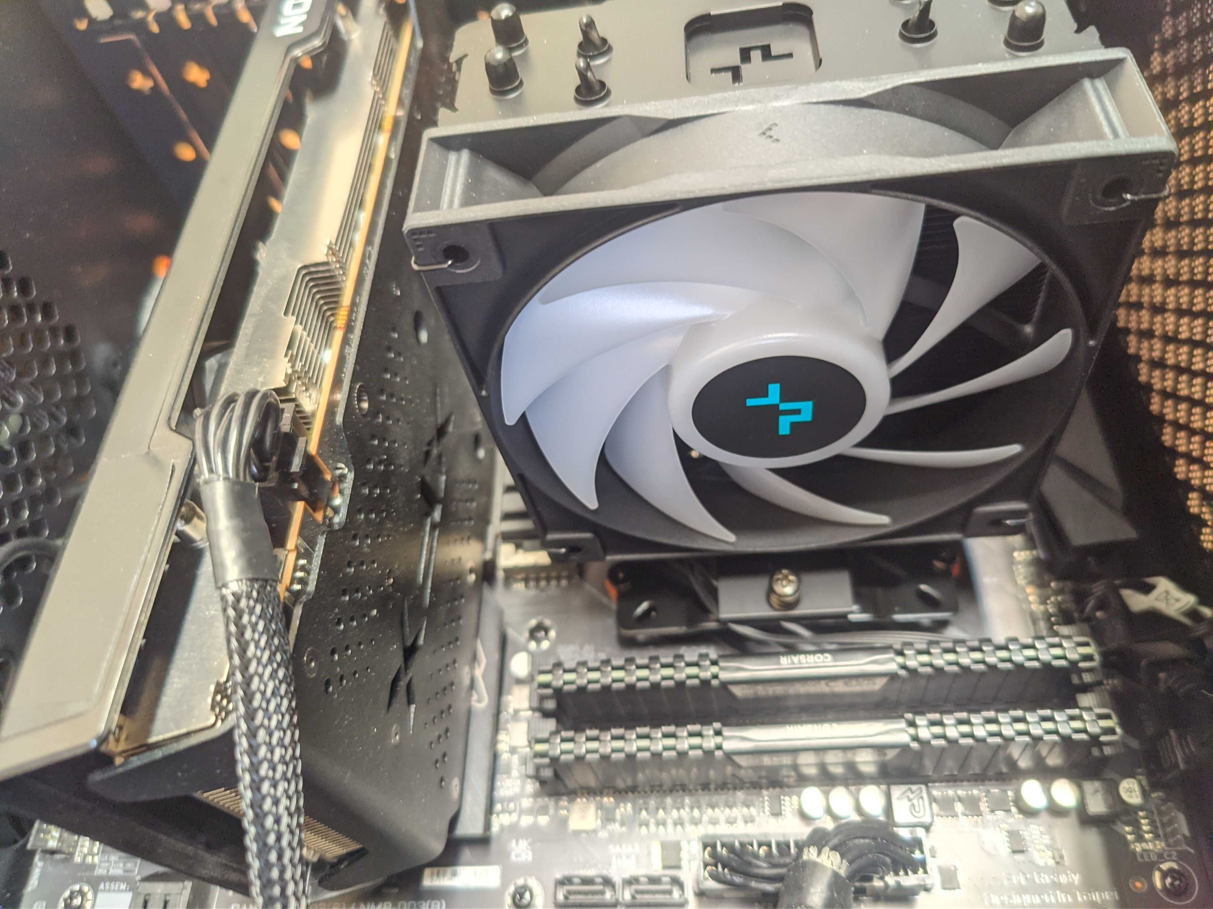 Геймърски компютър Ryzen 5600X B550 Radeon RX7600 32GB m.2 1TB PCI 4.0
