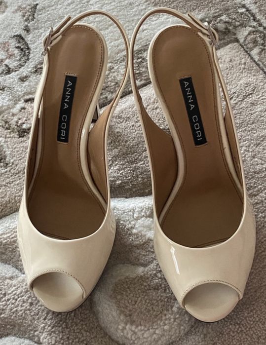 Sandale cu platforma