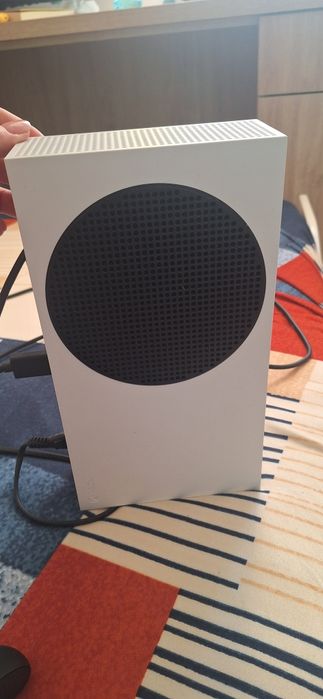 Vând xbox series s