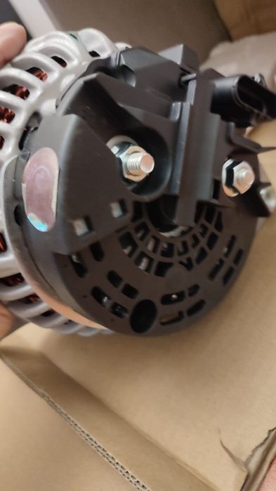 Новый генератор DAF 110Ампер усиленный