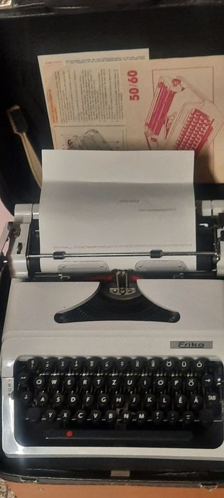 Mașină de scris Erika impecabilă