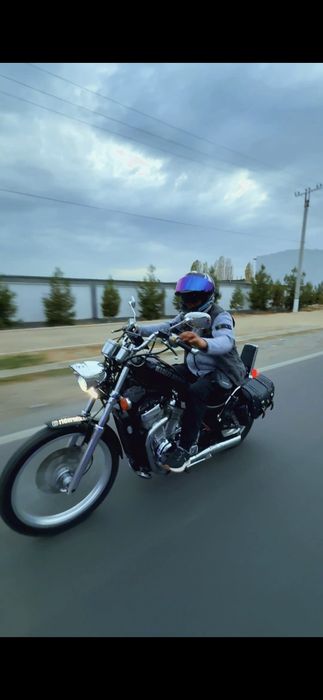 Suzuki intruder 400