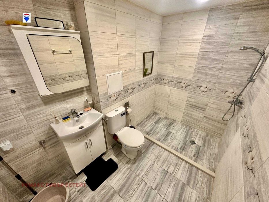 Дава се под наем Двустаен апартамент в Русе, Център - 62 кв.м за 357 € - Снимка #6