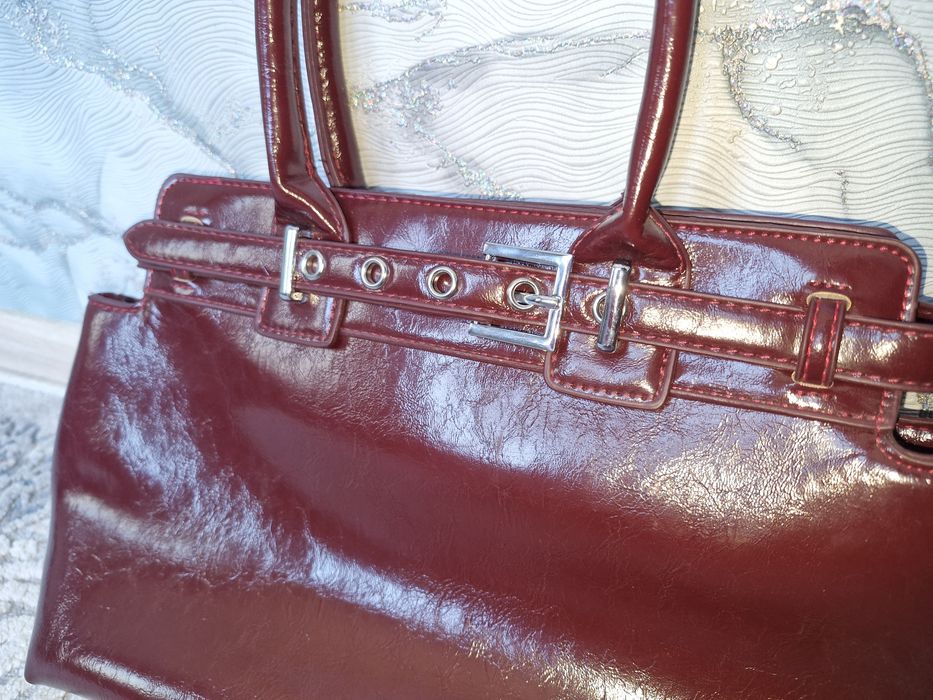 Qizlar uchun bordoviy sumka/Женская бордовая сумка