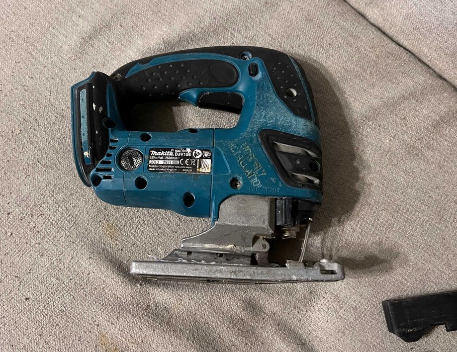 Fierăstrău vertical pendular Makita BJV180, 18V LXT, doar corp