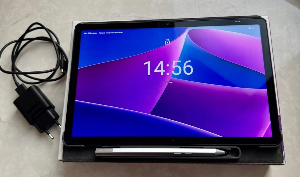 Практически новый планшет. Покупал ребёнку мало пользовалась.