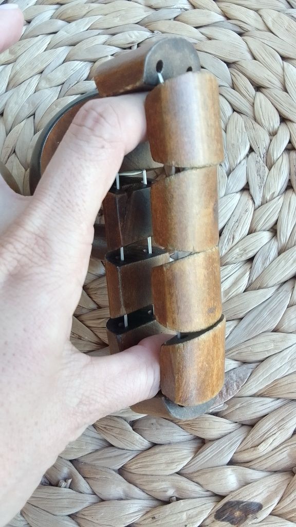 Масивни дървени гривни