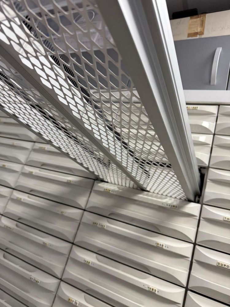 Mobilier farmacie aluminiu