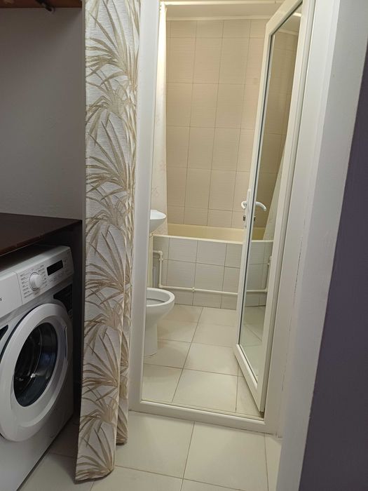 Închiriez apartament