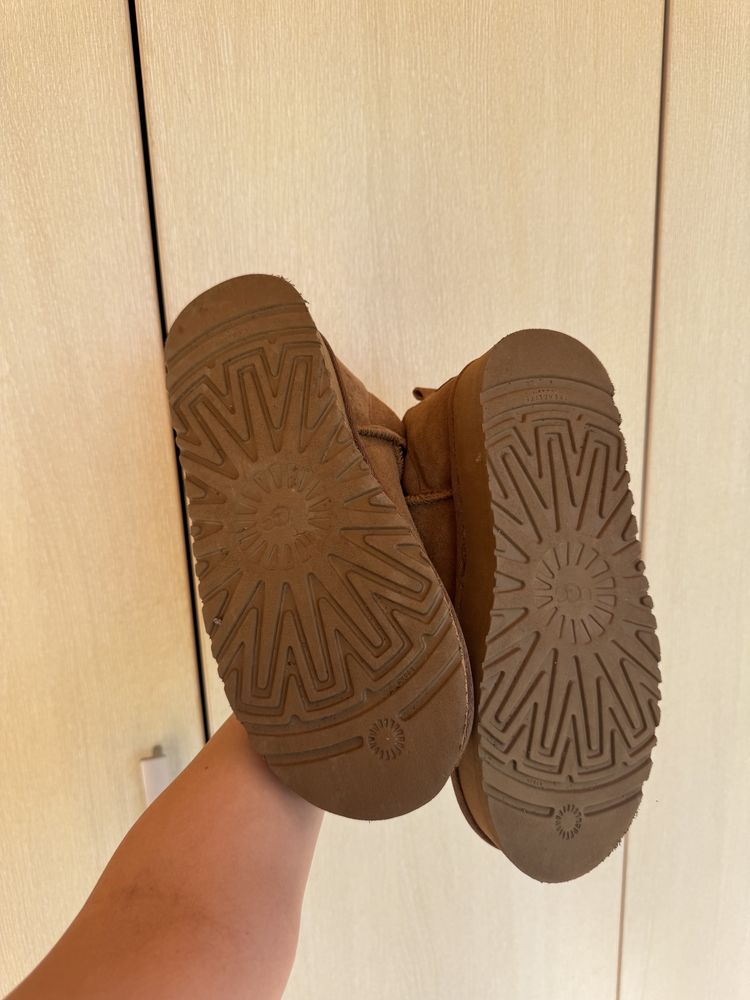 Зимни ботуши UGG с платформа