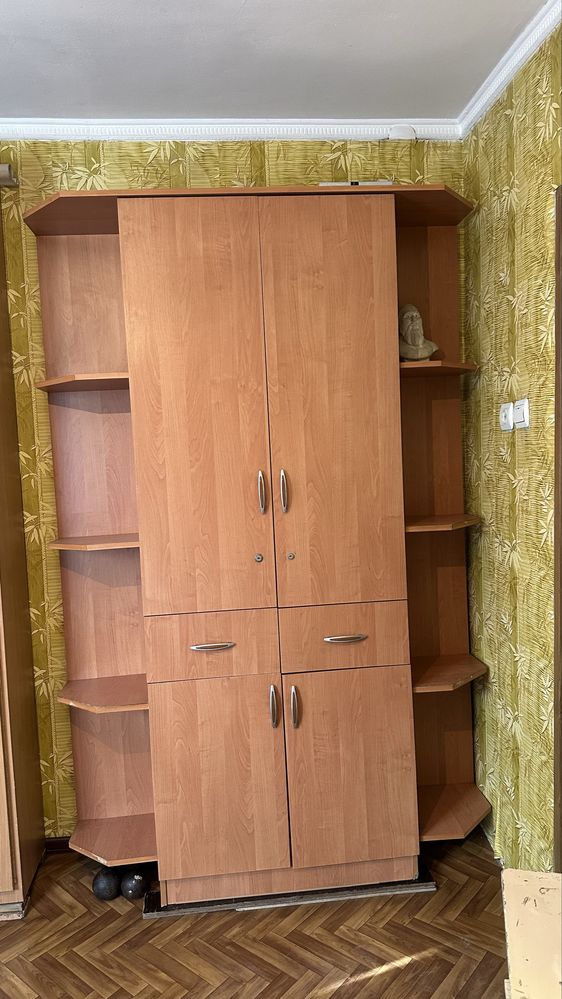 Продается шкаф в буу состянии