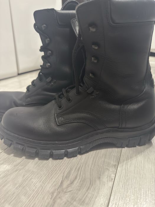 Продавам полицейски кубинки 42 номер