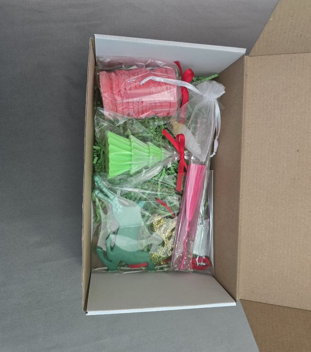 Коледна кутия за подарък топ цена