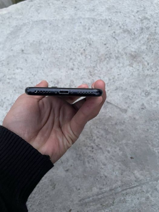 Iphone 7 sotiladi holati ideal 450.000 som