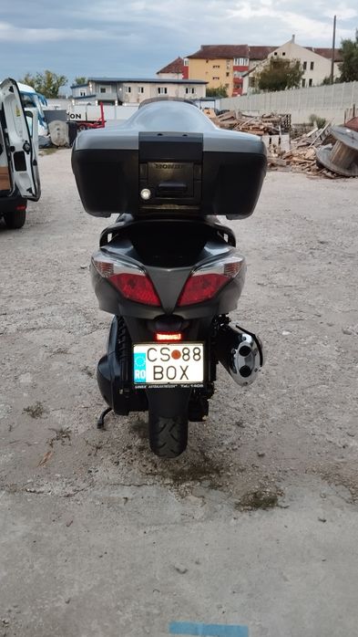Scuter 400 Honda
