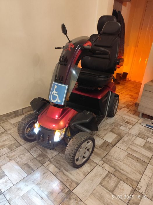 Vând scuter electric persoane cu handicap.Baterii noi.