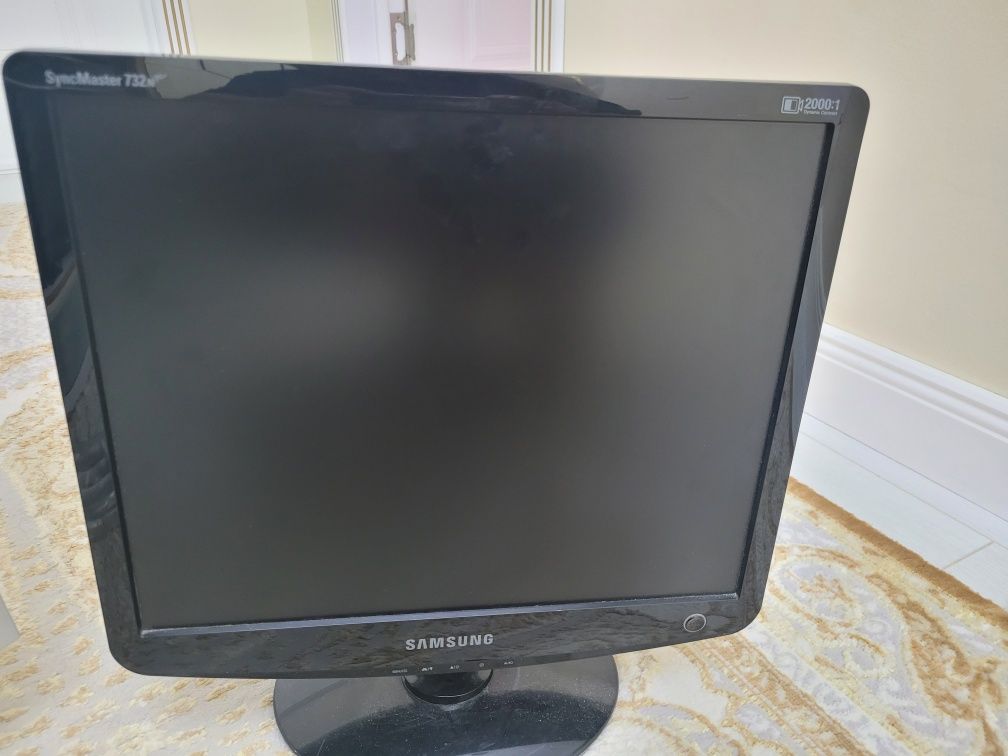 Монитор Samsung SyncMaster 732N+