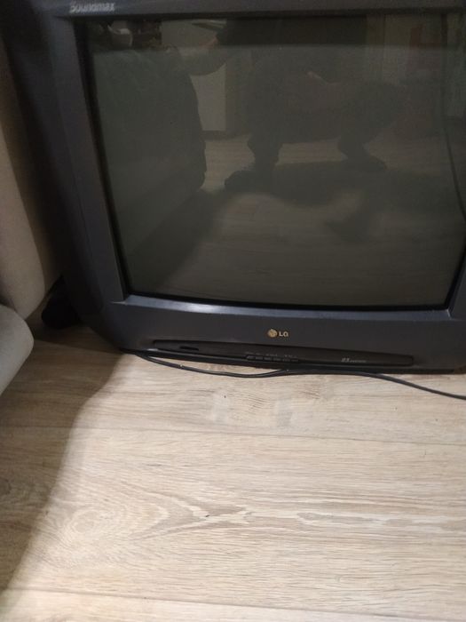 продам недорого рабочий телевизор