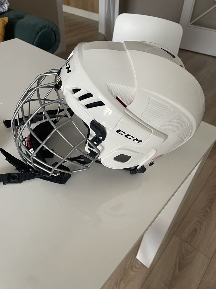 Шлем для хоккеиста размер s на мальчика 5-7 лет