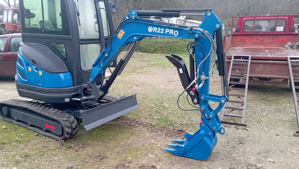 Продавам Багер Rippa R 22 Pro