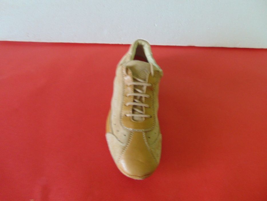 Attilio Giusti Leombruni номер 38 Оригинални италиански обувки