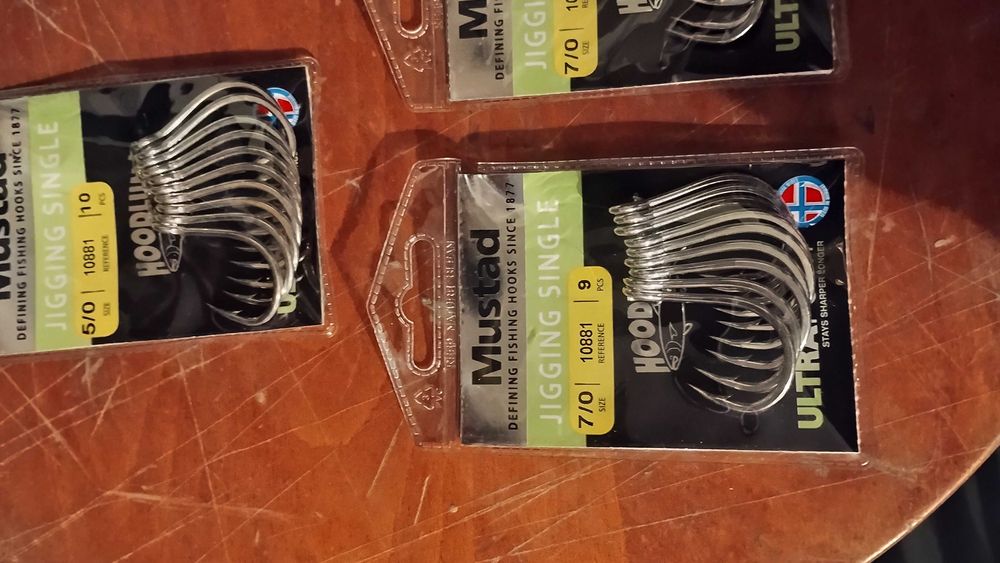 Куки за сом Mustad комплект