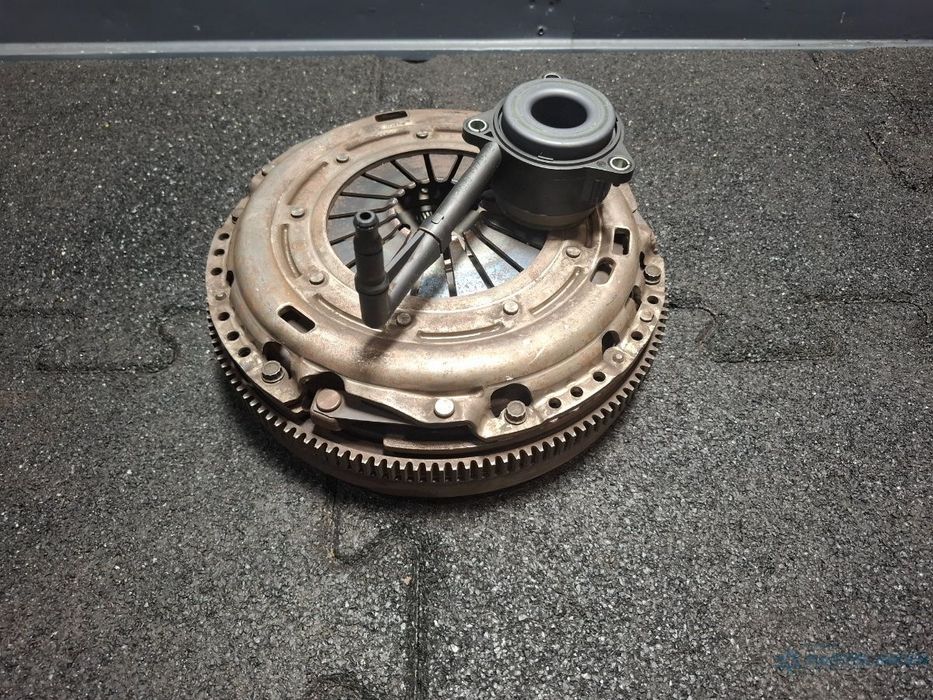 Volanta cu masa dubla VOLKSWAGEN TOURAN 1T1, 1T2 2003 - 2010 TDI BMM 03L105266A