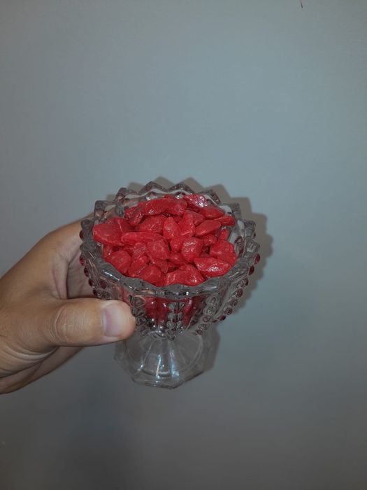 Отдам декоративные камни красного цвета для журнального методика и спа