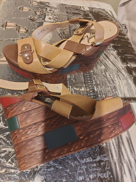 Продам новую женская обувь