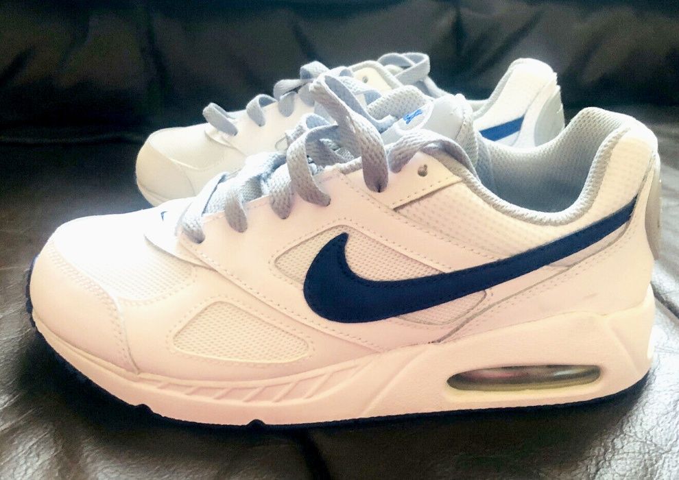 НОВИ маратонки Nike Air Max Ivo номер 38