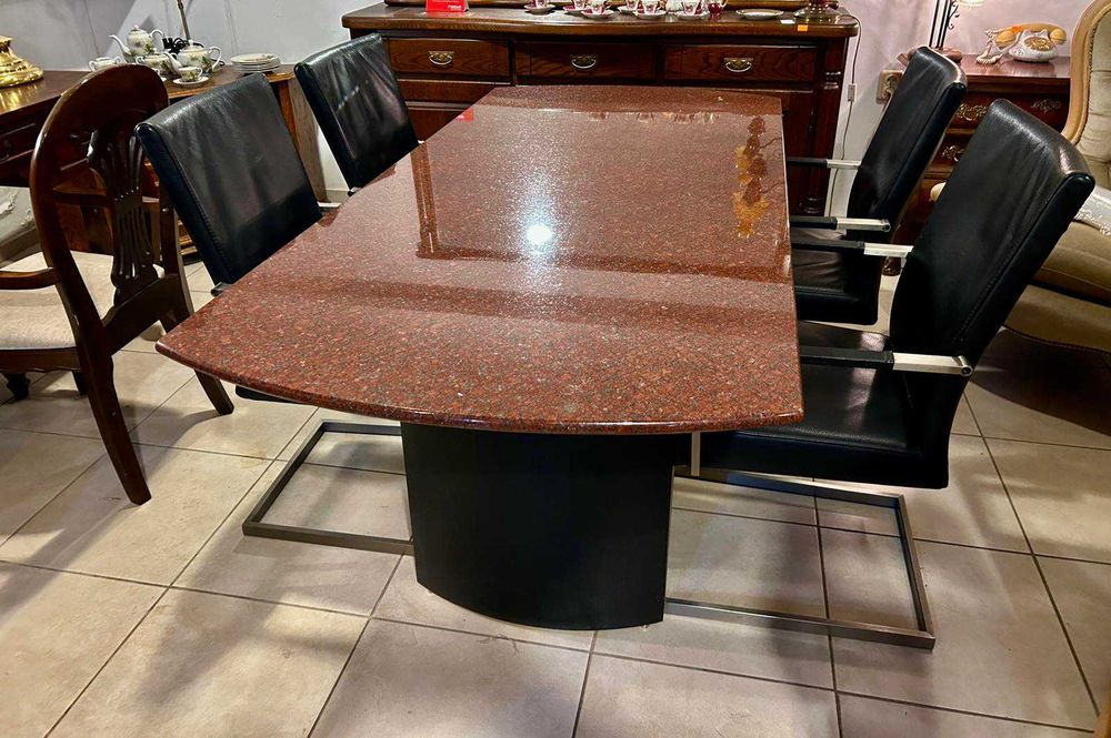 Гранитна маса + 4 стола Холандия