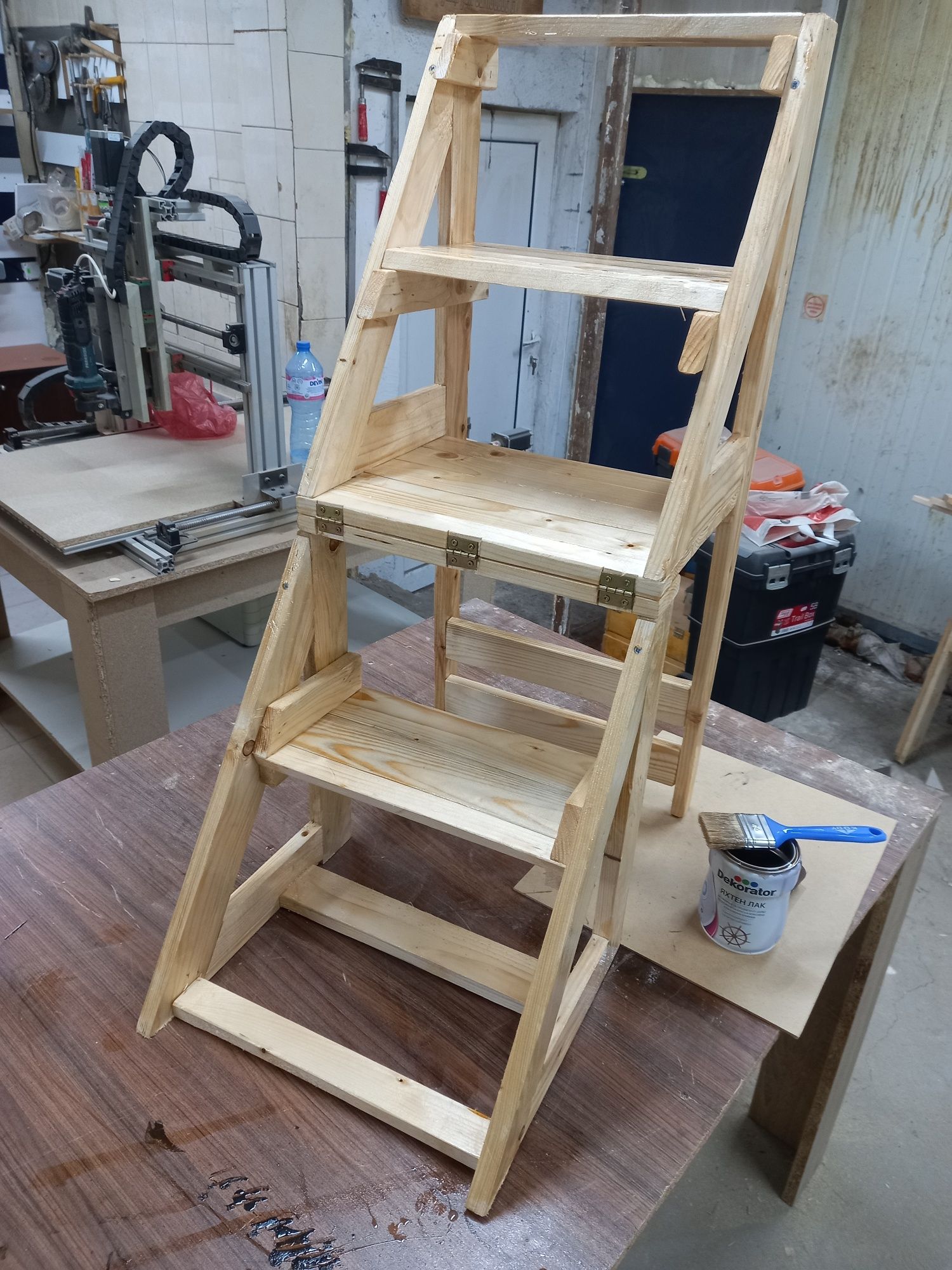 Стол-стълба от дърво.  2в1