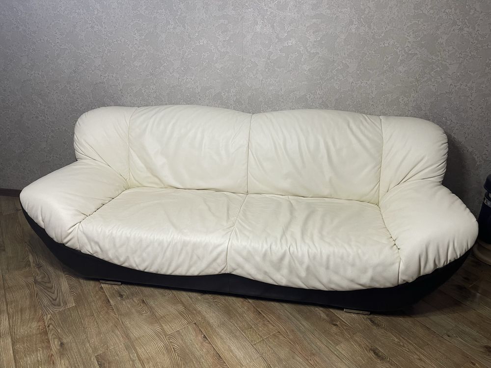 Кожаный диван и кресло(комплект)
