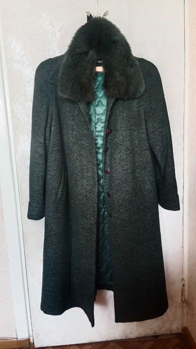 Продам женское зимнее пальто