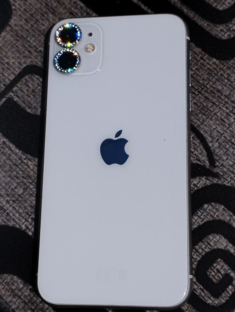Iphone 11 белый.