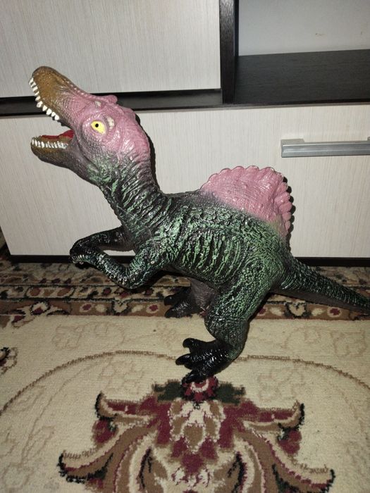 Динозавр резиновый